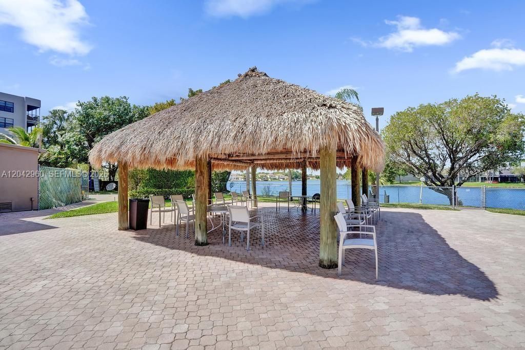 1000 Colony Point Cir, Unit 422, Pembroke Pines, FL 33026 Photo