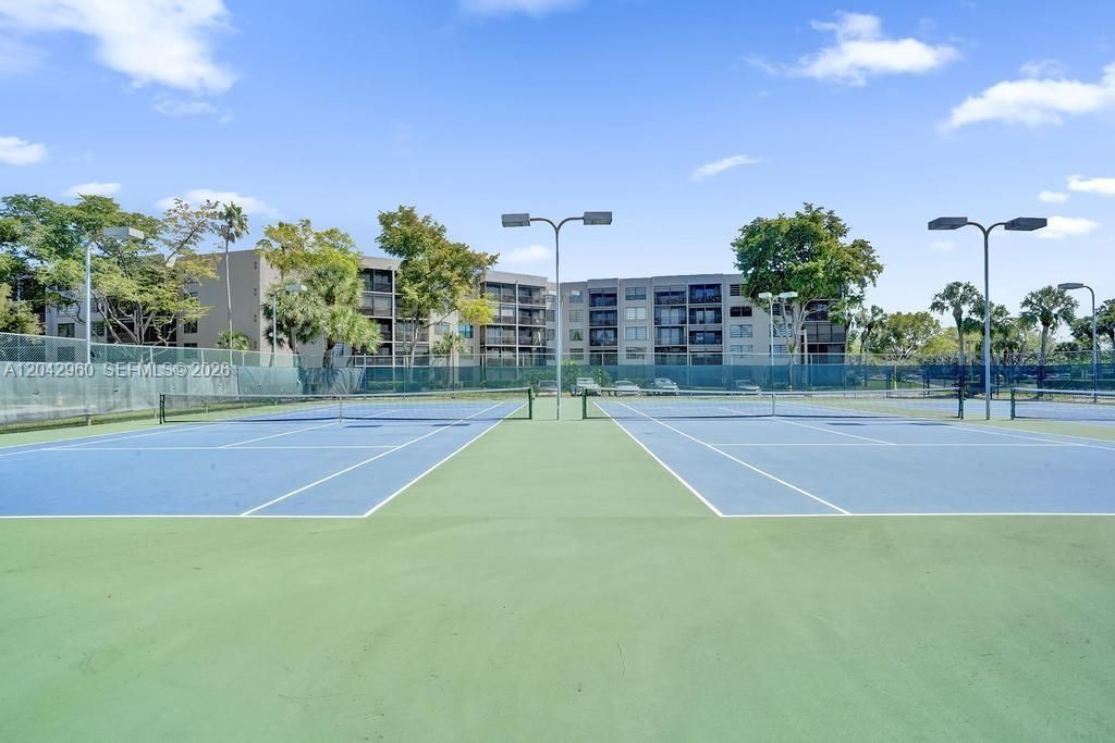 1000 Colony Point Cir, Unit 422, Pembroke Pines, FL 33026 Photo