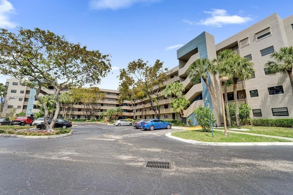 1000 Colony Point Cir, Unit 422, Pembroke Pines, FL 33026 Photo