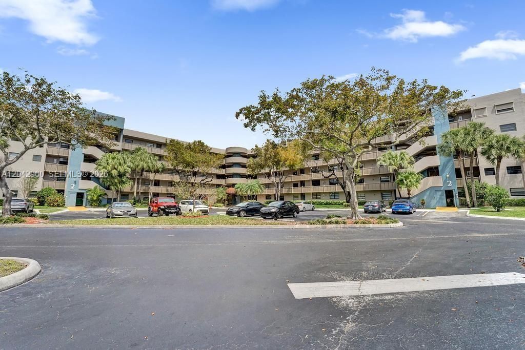 1000 Colony Point Cir, Unit 422, Pembroke Pines, FL 33026 Photo