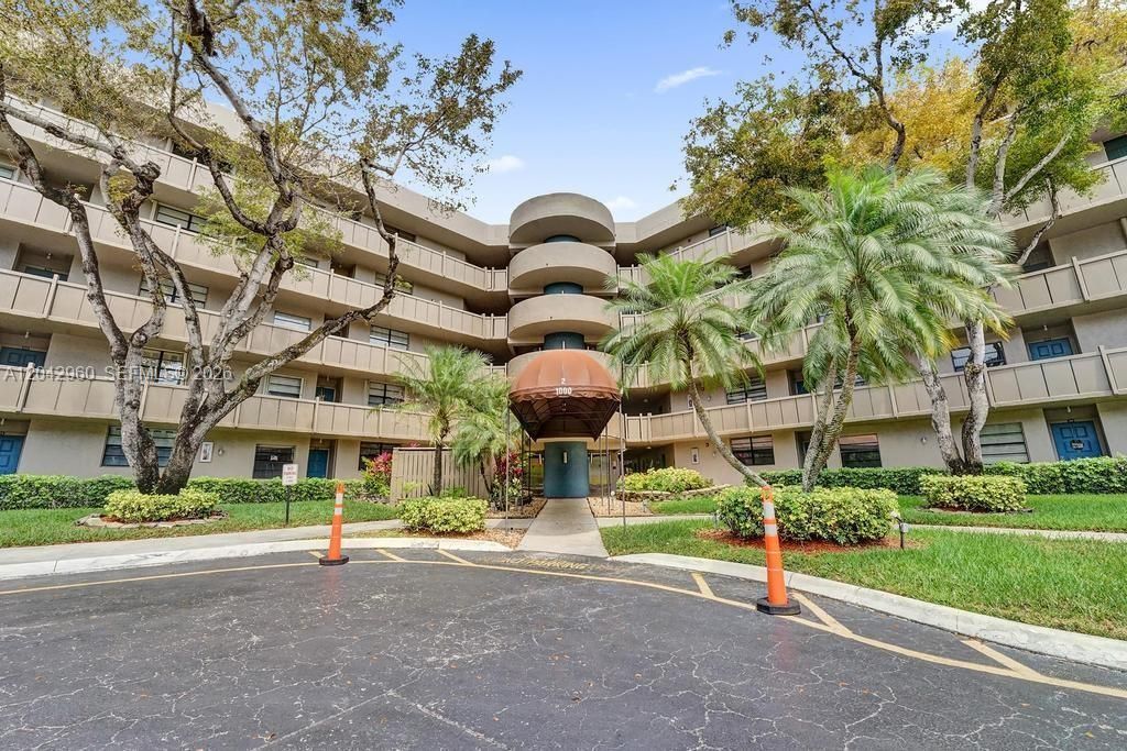 1000 Colony Point Cir, Unit 422, Pembroke Pines, FL 33026 Photo