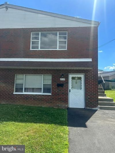 2110 Strahle Street, Philadelphia, PA 19152 Main Photo