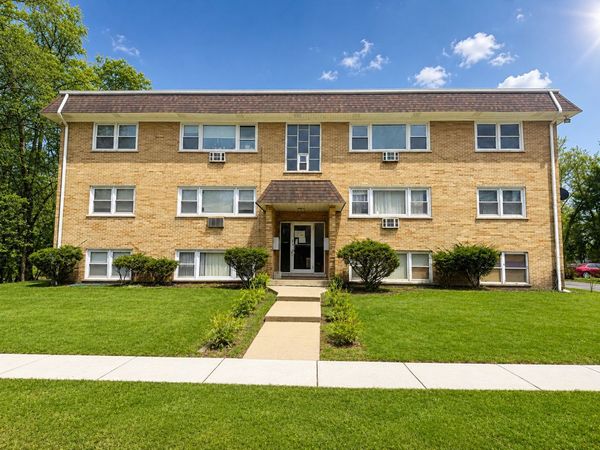255 E OAK Street , Unit 10, Addison, IL 60101