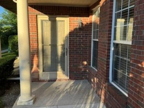 8508 Heywood Circle, Sterling Heights, MI 48312