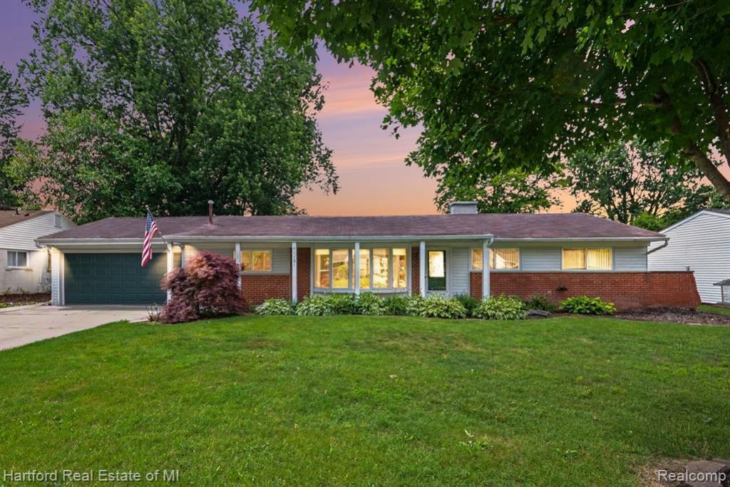 41131 S Mcmahon Circle, Novi, MI 48375 Main Photo