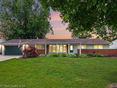 41131 S McMahon Circle, Novi, MI 48375