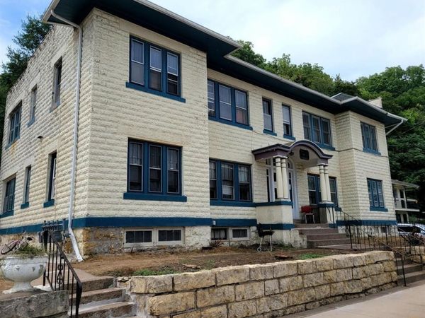 2555 Central Avenue, Dubuque, IA 52001