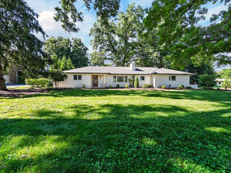 7995 Remington Road, Indian Hill, OH 45242 Photo 2