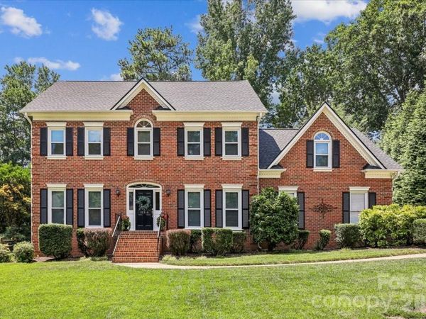 10516 Hollybrook Drive, Charlotte, NC 28277