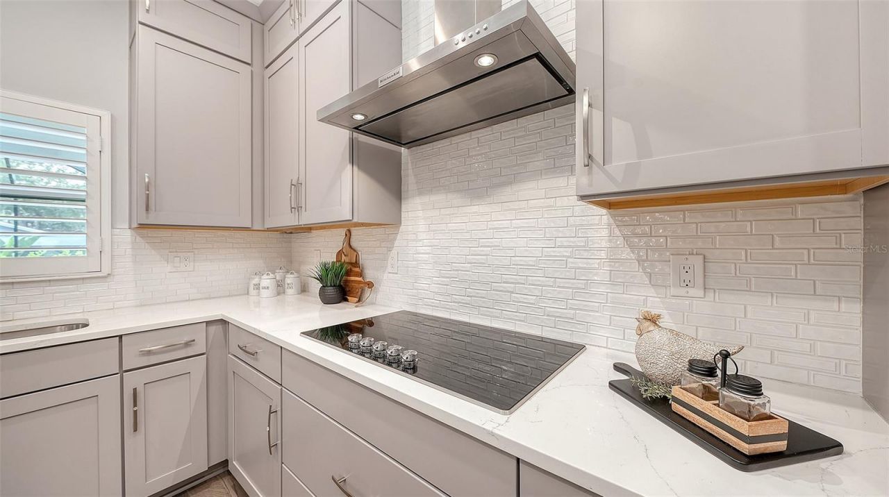 2554 Floyd Street, Sarasota, FL 34239 Photo