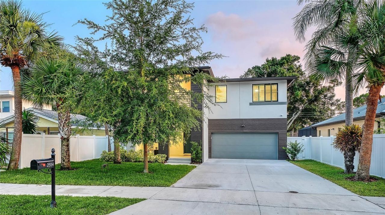 2554 Floyd Street, Sarasota, FL 34239 Photo
