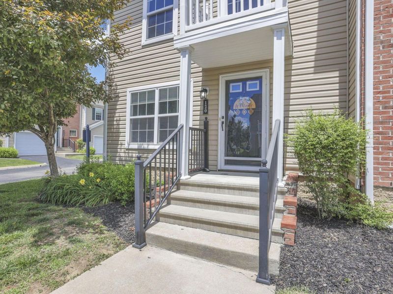 120 Gifford Road, Columbus, OH 43235 Photo 2