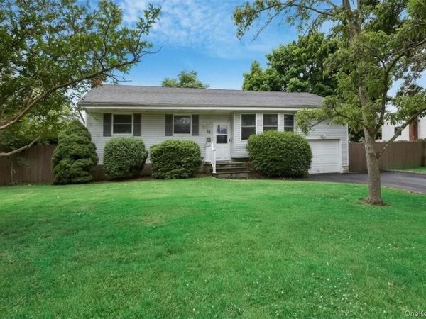 10 Brian Drive , East Islip, NY 11730