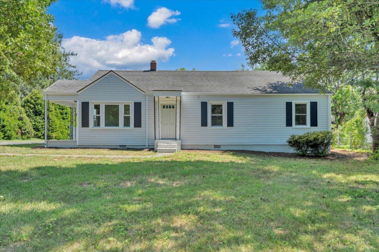 5609 Franklin St, Ferrum, VA 24088 Main Photo