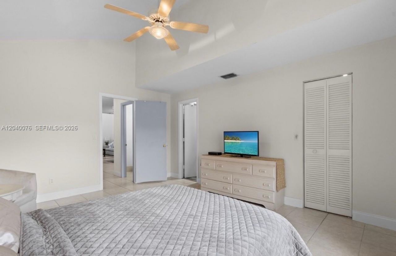 3539 W Inverrary Blvd W, Lauderhill, FL 33319 Photo