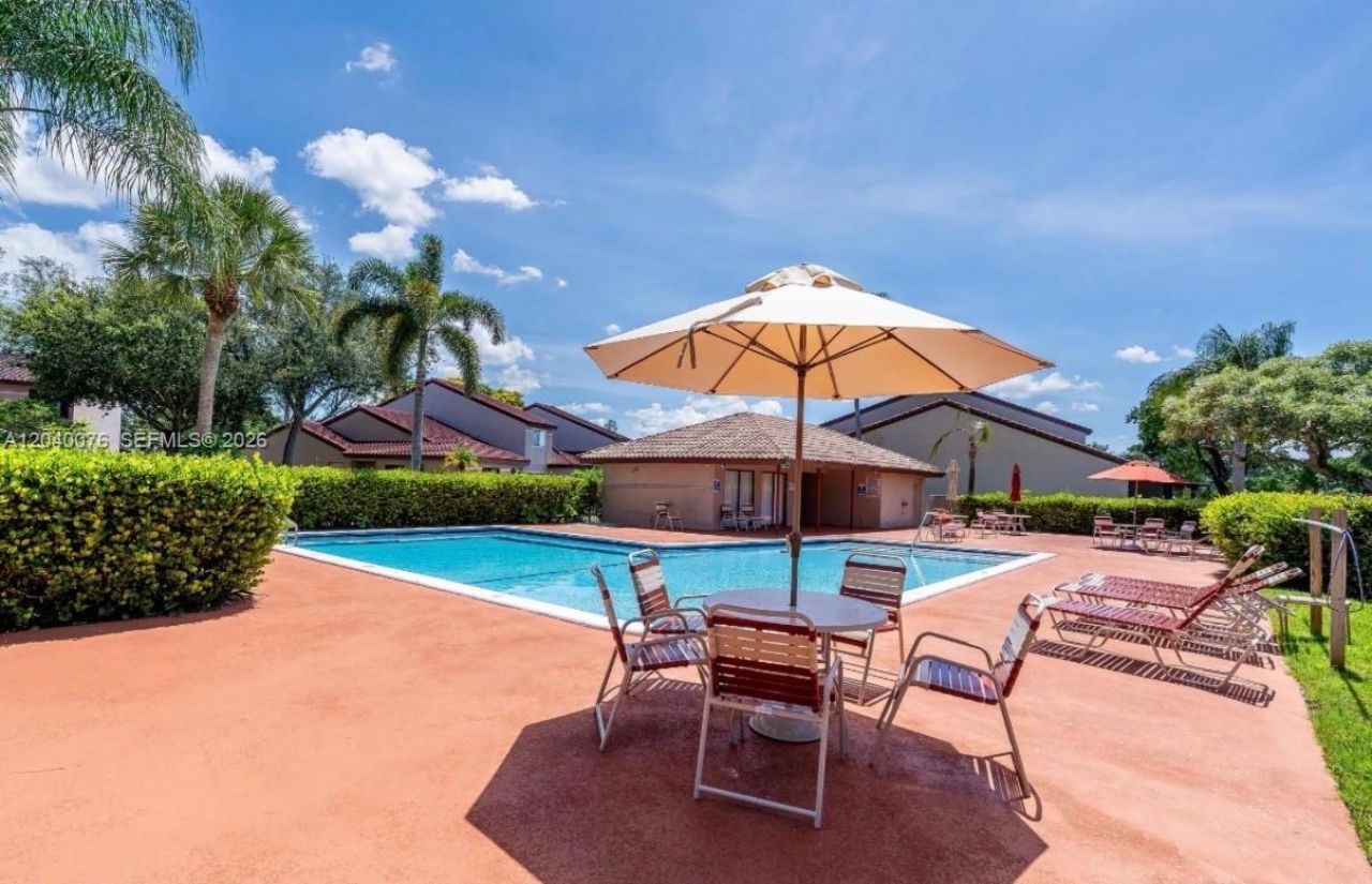 3539 W Inverrary Blvd W, Lauderhill, FL 33319 Photo