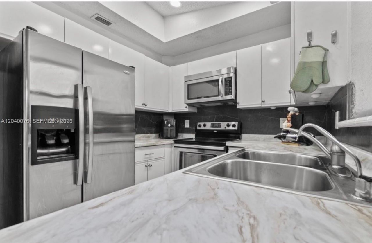 3539 W Inverrary Blvd W, Lauderhill, FL 33319 Photo