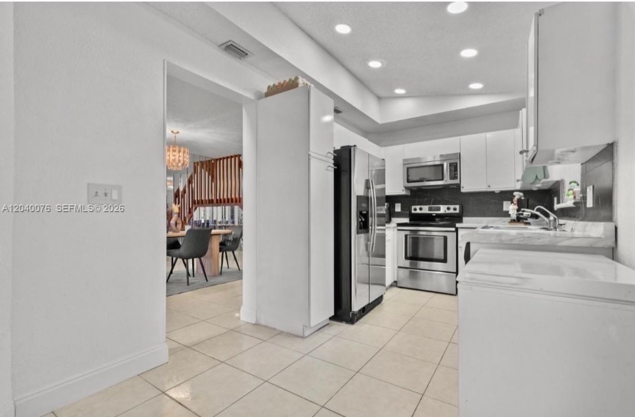 3539 W Inverrary Blvd W, Lauderhill, FL 33319 Photo
