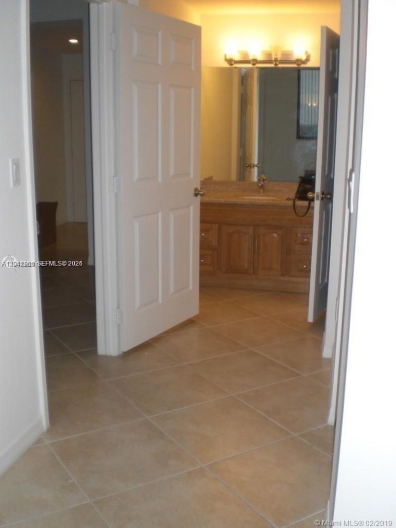 3590 Coral Way, Unit 902, Miami, FL 33145 Photo
