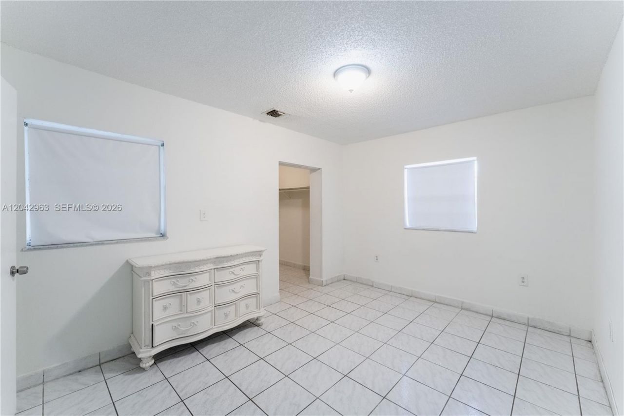 9265 SW 38th St , Miami, FL 33165 Photo