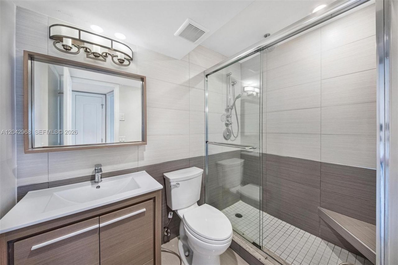 2097 S Ocean Dr, Unit 411, Hallandale Beach, FL 33009 Photo