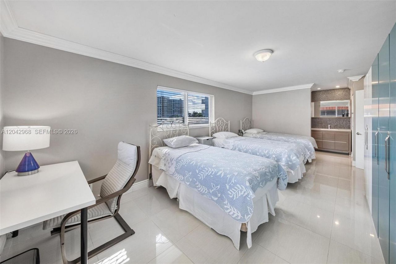 2097 S Ocean Dr, Unit 411, Hallandale Beach, FL 33009 Photo
