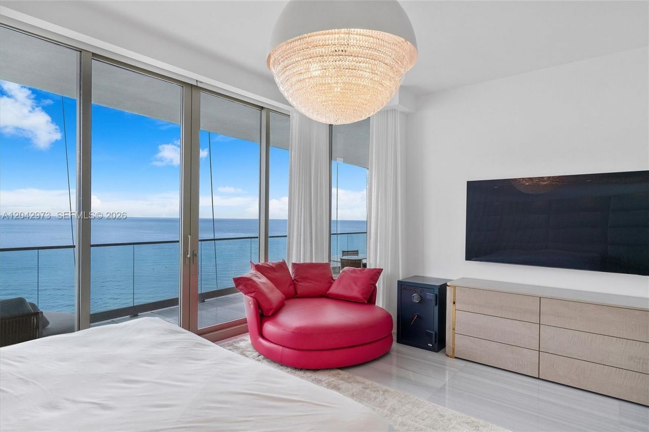 17901 Collins Avenue , Unit 902, Sunny Isles Beach, FL 33160 Photo