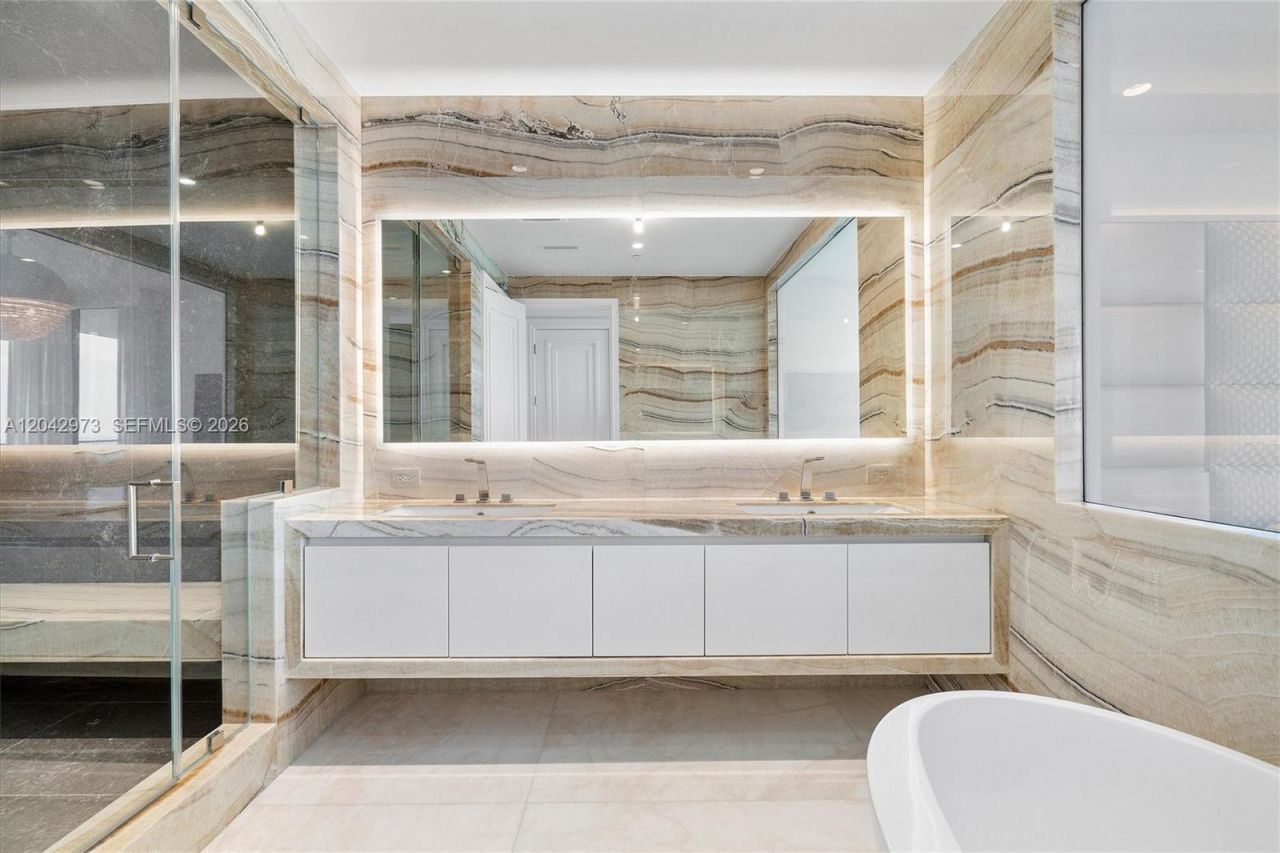 17901 Collins Avenue , Unit 902, Sunny Isles Beach, FL 33160 Photo