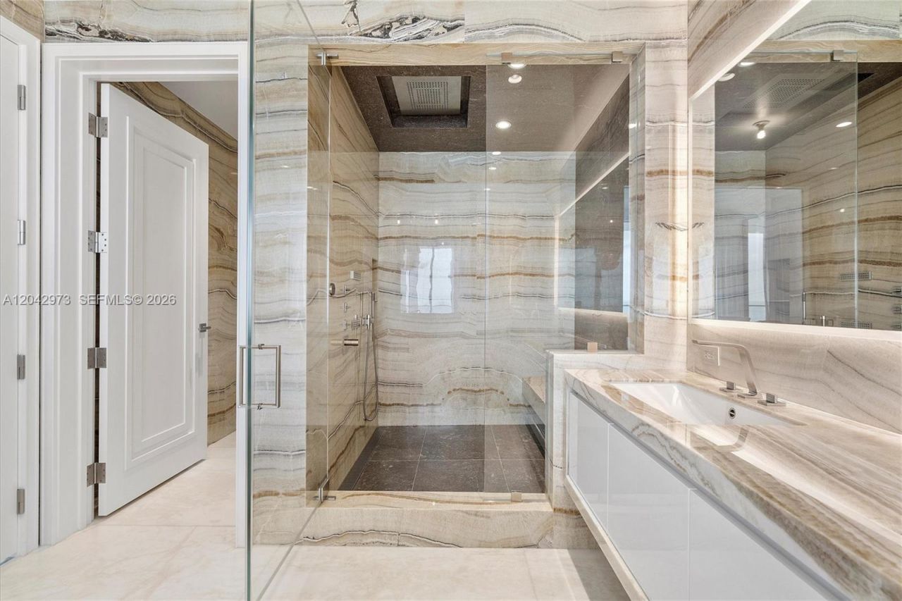 17901 Collins Avenue , Unit 902, Sunny Isles Beach, FL 33160 Photo