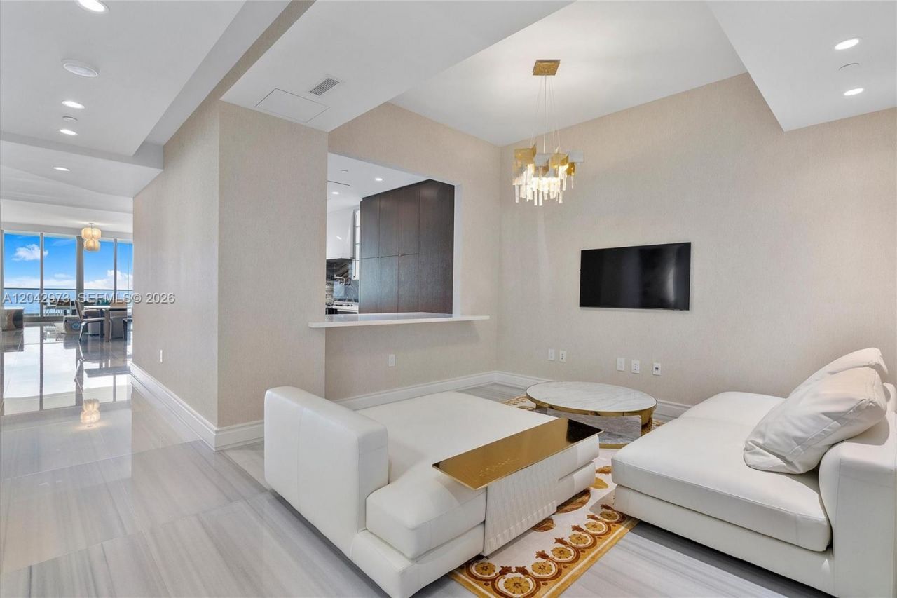 17901 Collins Avenue , Unit 902, Sunny Isles Beach, FL 33160 Photo