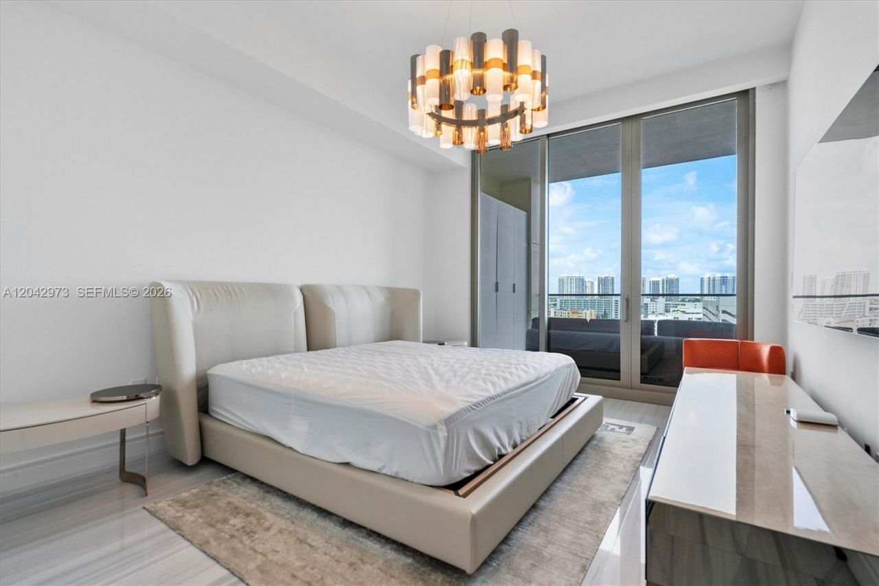 17901 Collins Avenue , Unit 902, Sunny Isles Beach, FL 33160 Photo
