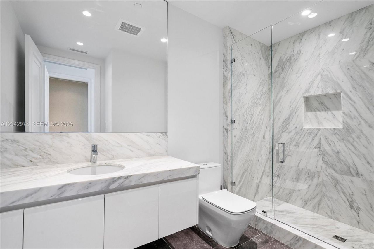 17901 Collins Avenue , Unit 902, Sunny Isles Beach, FL 33160 Photo