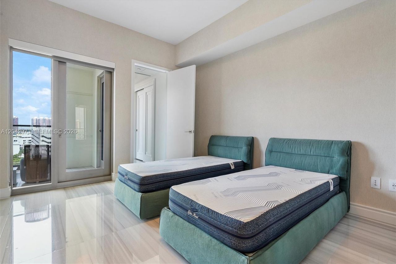 17901 Collins Avenue , Unit 902, Sunny Isles Beach, FL 33160 Photo