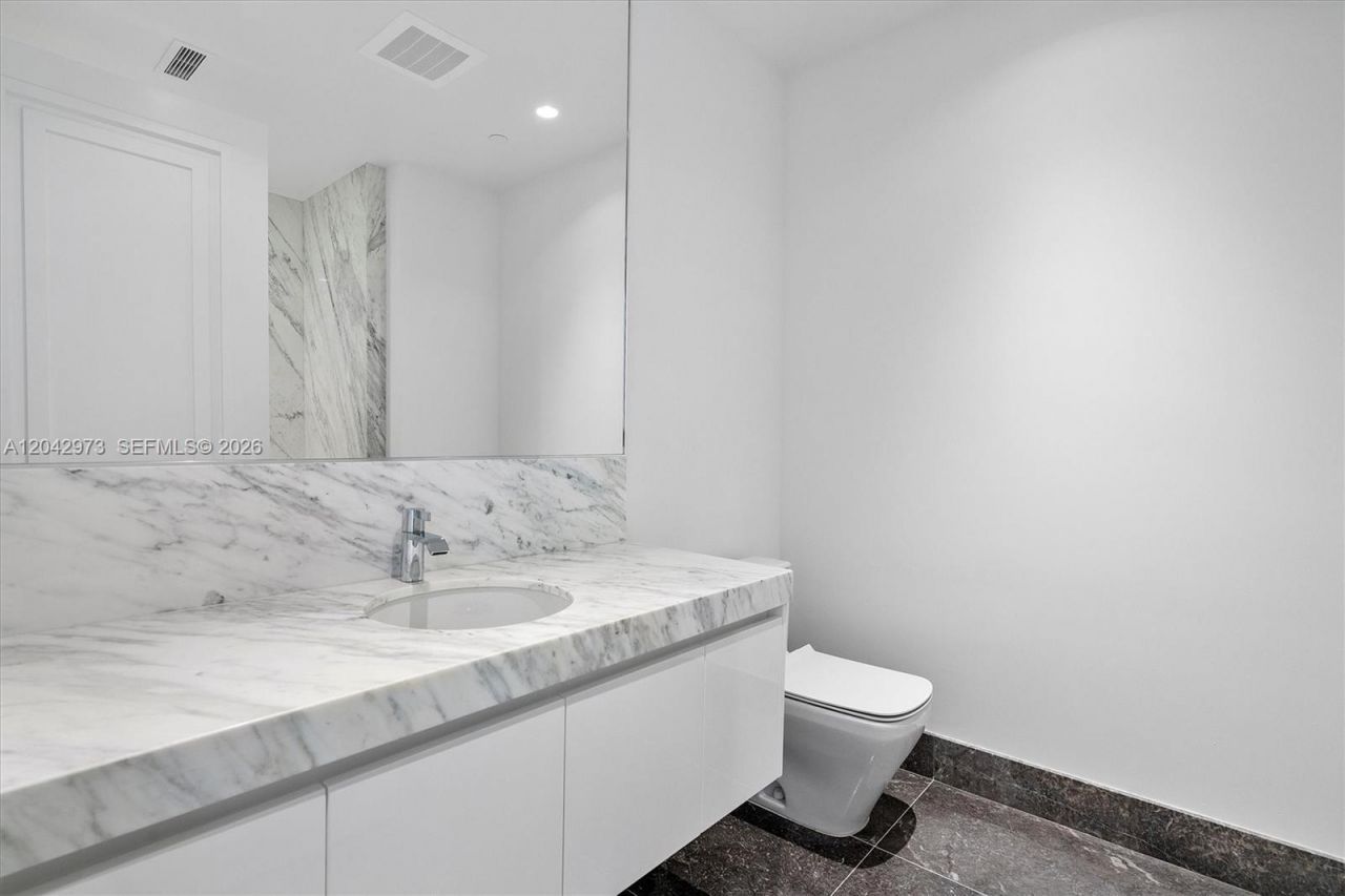 17901 Collins Avenue , Unit 902, Sunny Isles Beach, FL 33160 Photo