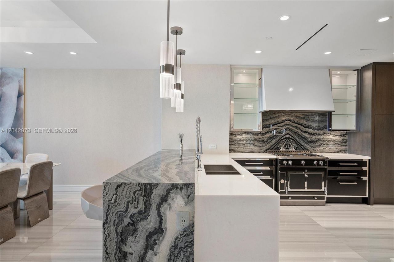 17901 Collins Avenue , Unit 902, Sunny Isles Beach, FL 33160 Photo