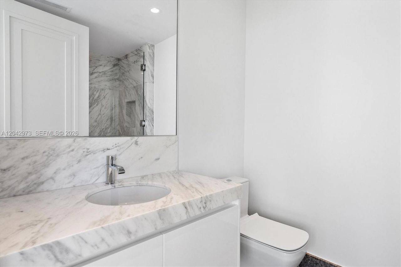 17901 Collins Avenue , Unit 902, Sunny Isles Beach, FL 33160 Photo