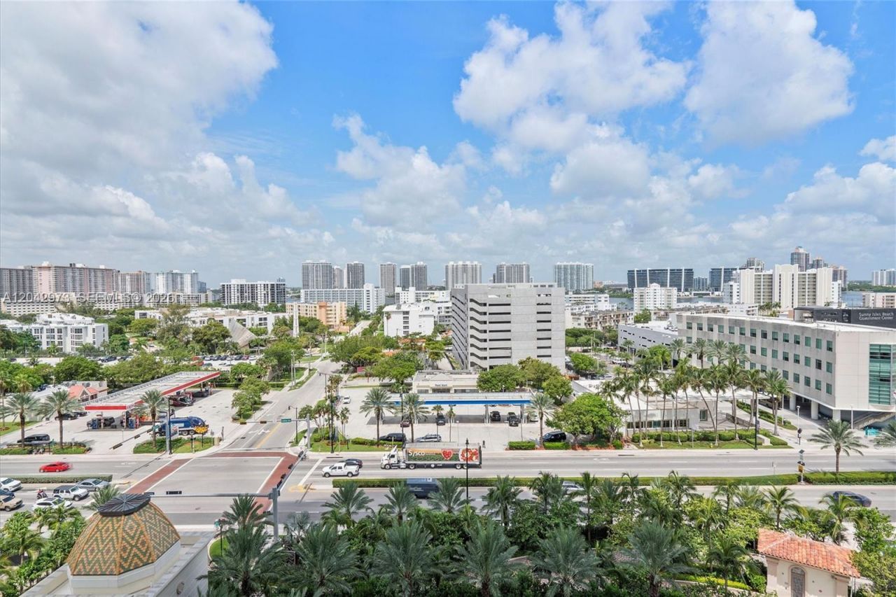 17901 Collins Avenue , Unit 902, Sunny Isles Beach, FL 33160 Photo