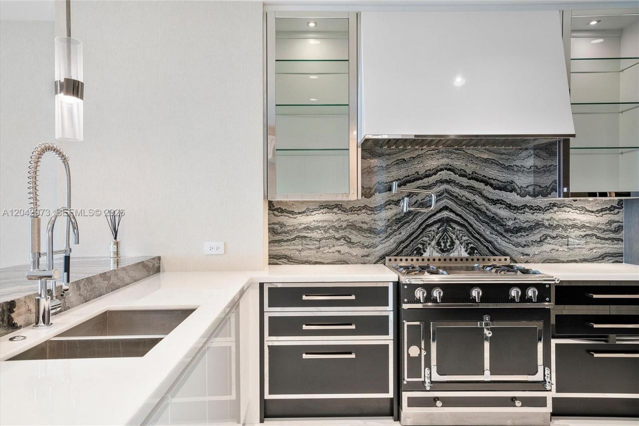 17901 Collins Avenue , Unit 902, Sunny Isles Beach, FL 33160 Photo