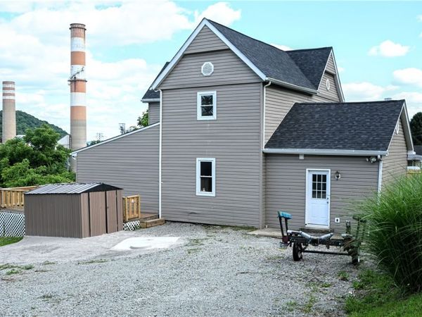 42 Kennedy Rd, New Eagle, PA 15067