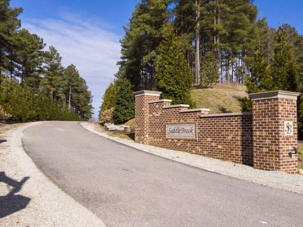 257 Saddlebrook Dr , Hohenwald, TN 38462