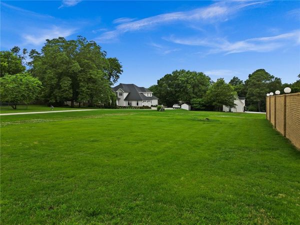 1277 N Woolsey , Fayetteville, AR 72703
