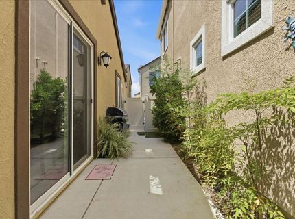 2032 Brave Hawk Loop, Roseville, CA 95747 Photo