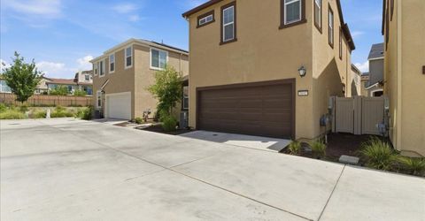 2032 Brave Hawk Loop, Roseville, CA 95747 Photo