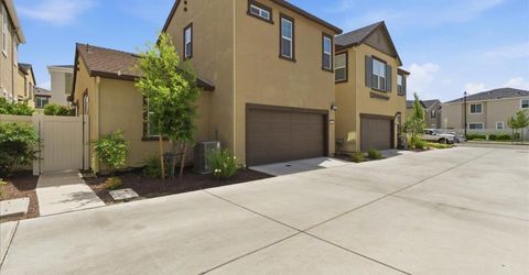 2032 Brave Hawk Loop, Roseville, CA 95747 Photo