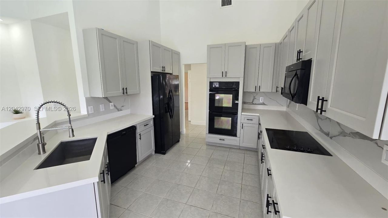 10320 Guatemala St, Unit -, Cooper City, FL 33026 Photo
