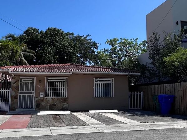 980 SW 10th St , Unit 980, Miami, FL 33130