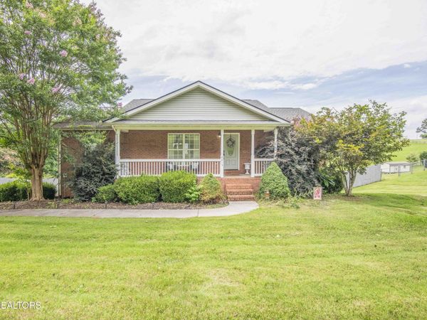 4215 Wildwood Rd, Maryville, TN 37804