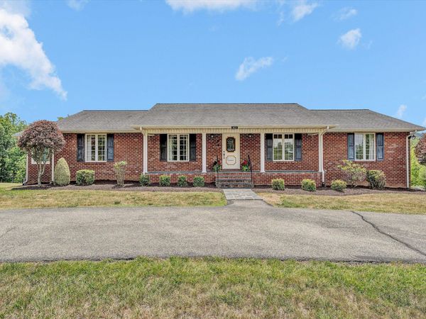 801 Orchard Lake DR, Daleville, VA 24083