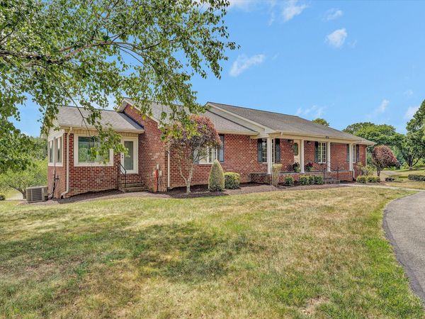 801 Orchard Lake DR, Daleville, VA 24083