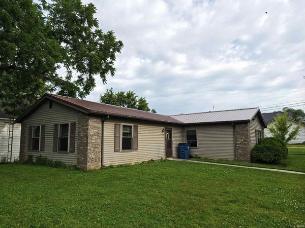180 W Shackley Street, Geneva, IN 46740